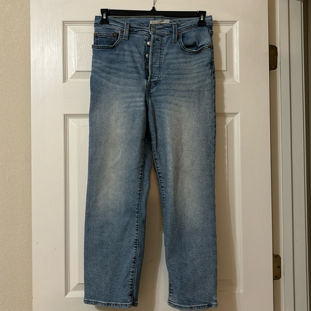 Levi’s Ribcage Straight Ankle Jeans